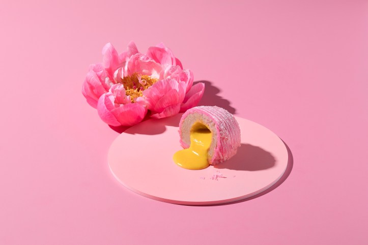 PEONY JADE's Signature TARO de Lave Flaky Teochew ‘Orh Ni’ Molten Lava Salted Egg Yolk S$47.00nett for 2 pcs, S$79.00nett for 4pcs