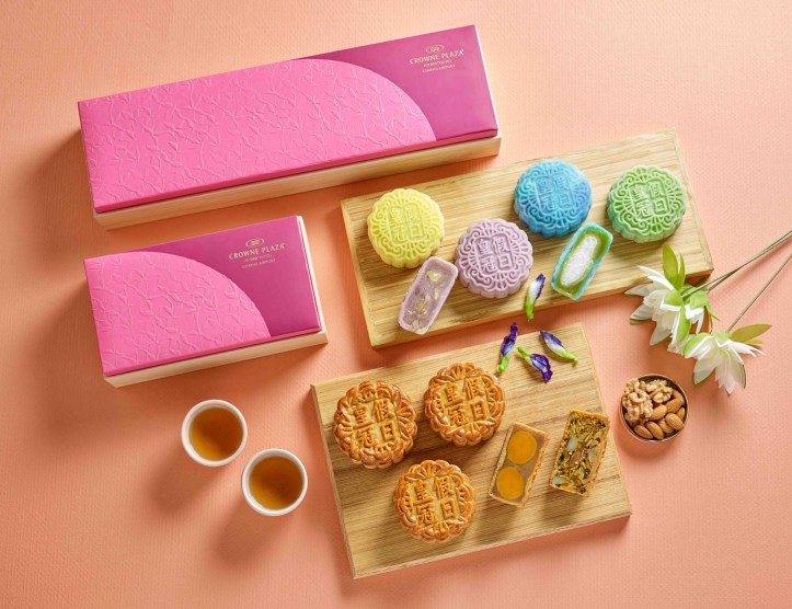 Crowne Plaza Changi Airport - Mid-Autumn 2020 - Group Shot (1)