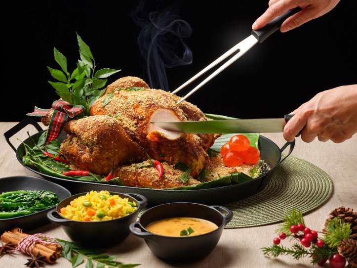 Holiday Inn Singapore Atrium - Cereal Roast Turkey with Salted Egg Sauce