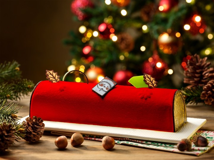 Holiday Inn Singapore Atrium_Raspberry Sleigh Log Cake