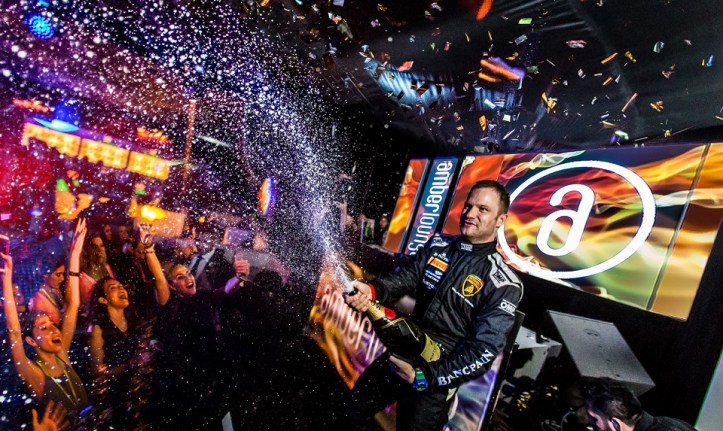 Amber-Lounge-Club-Atmosphere-12